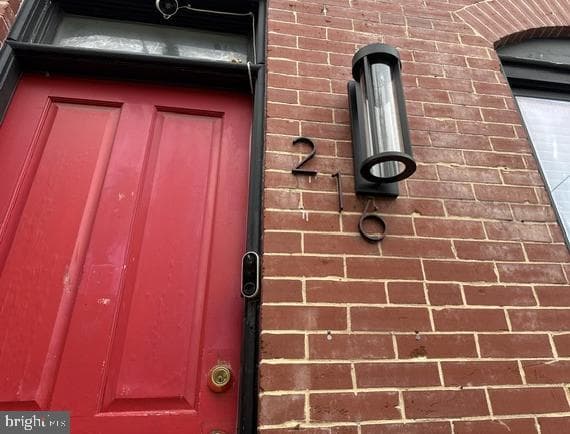 216 S Clinton Street photo 3