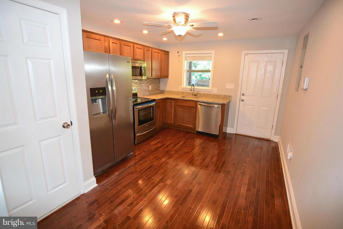 1009 N Washington Street N photo 4