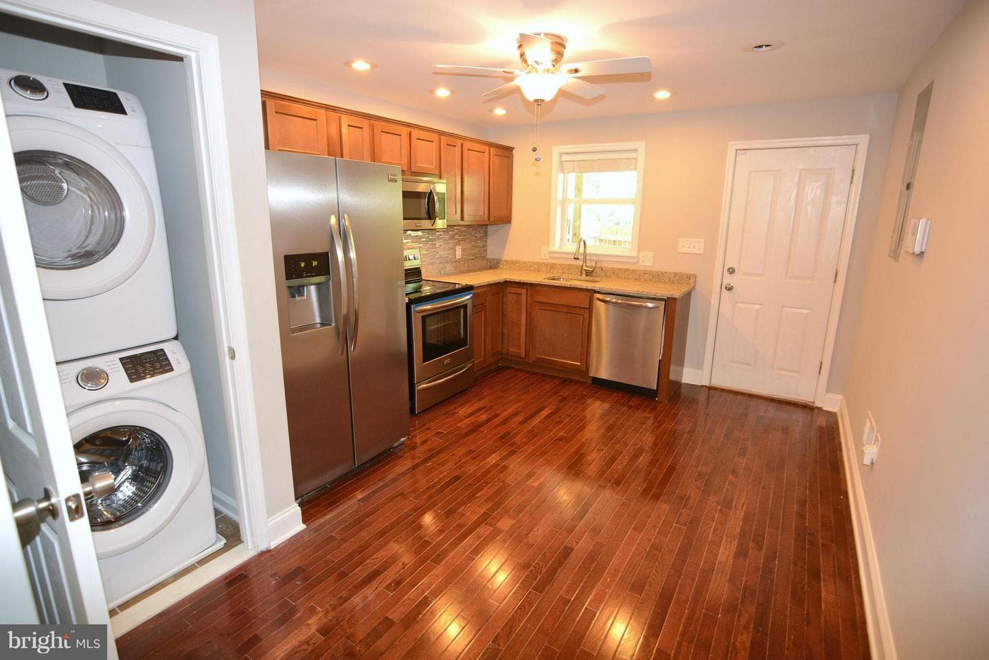 1009 N Washington Street N photo 5