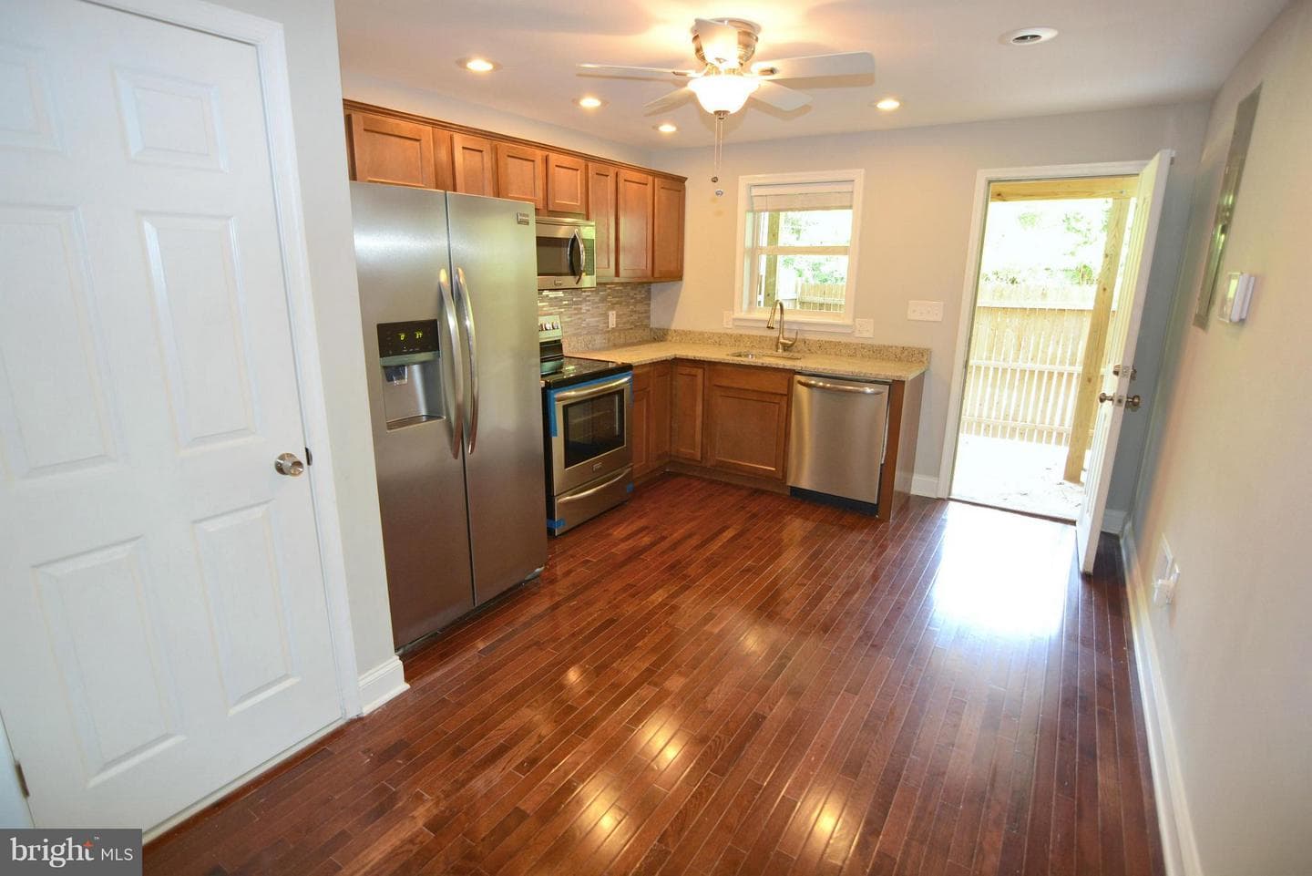 1009 N Washington Street N photo 7