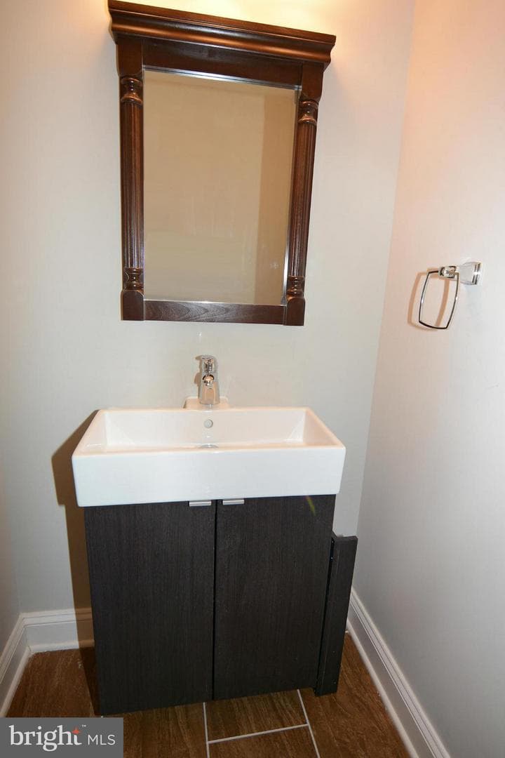 1009 N Washington Street N photo 9