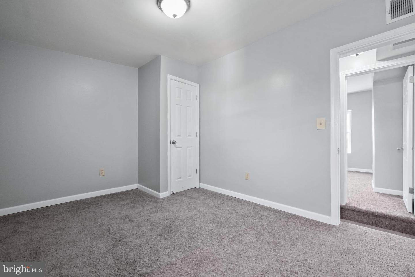 1028 W Cross Street photo 21