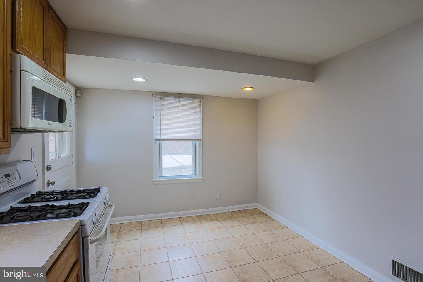 5437 Omaha Avenue photo 9
