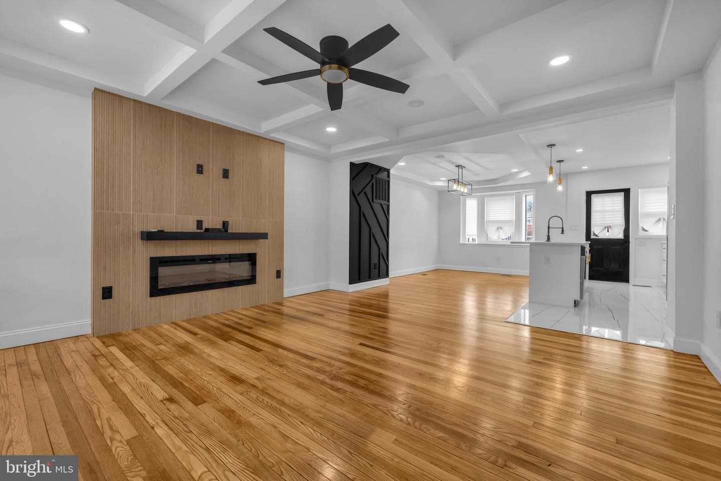 1537 Stonewood Road photo 1