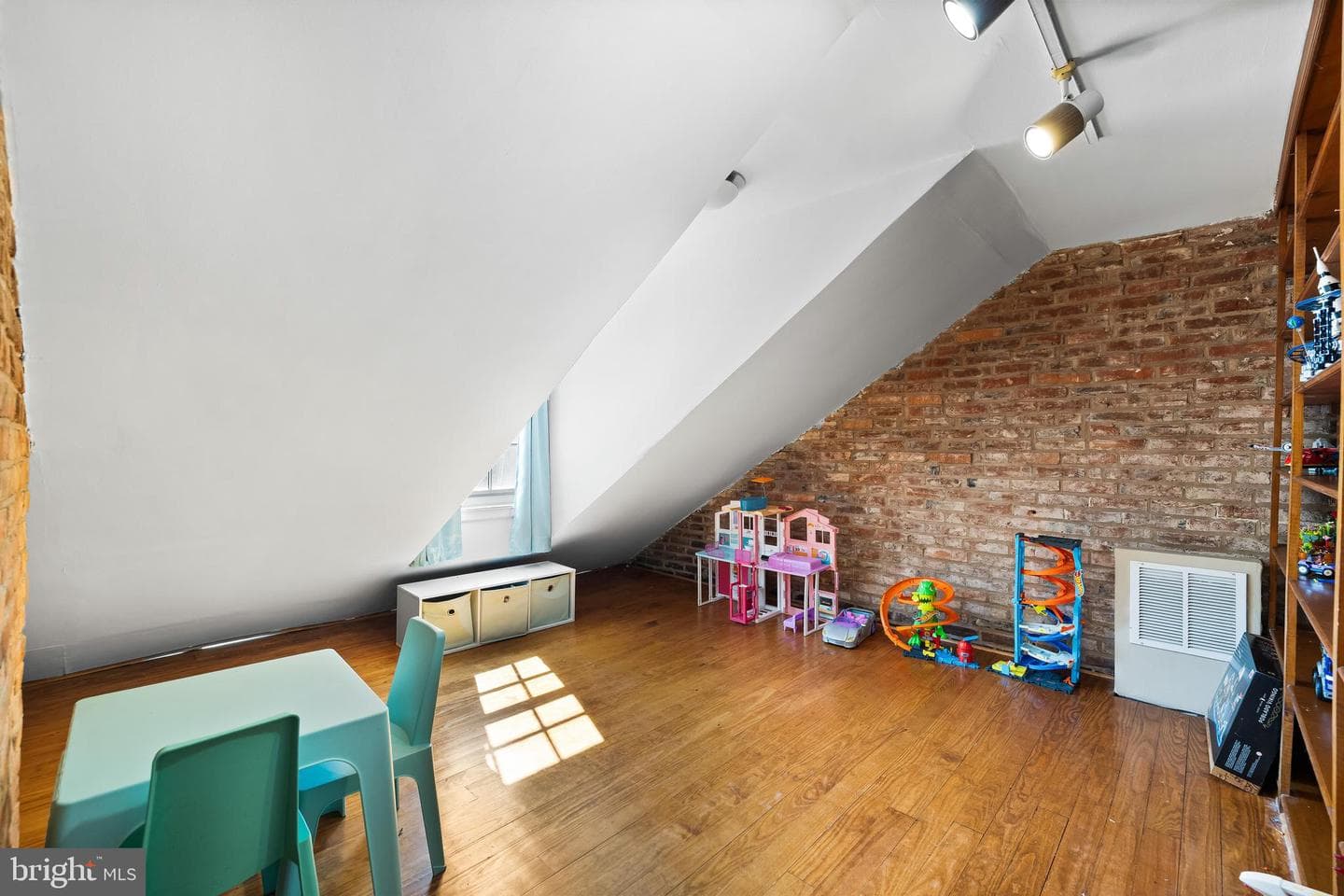 624 Washington Boulevard photo 36