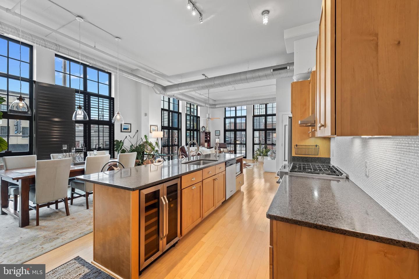 1220 Bank Street #204 photo 3