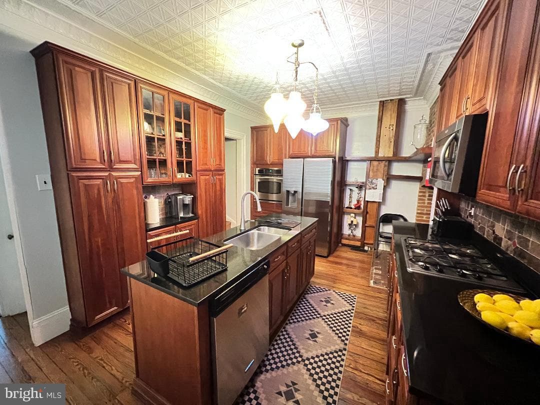 1533 W Lombard W photo 5