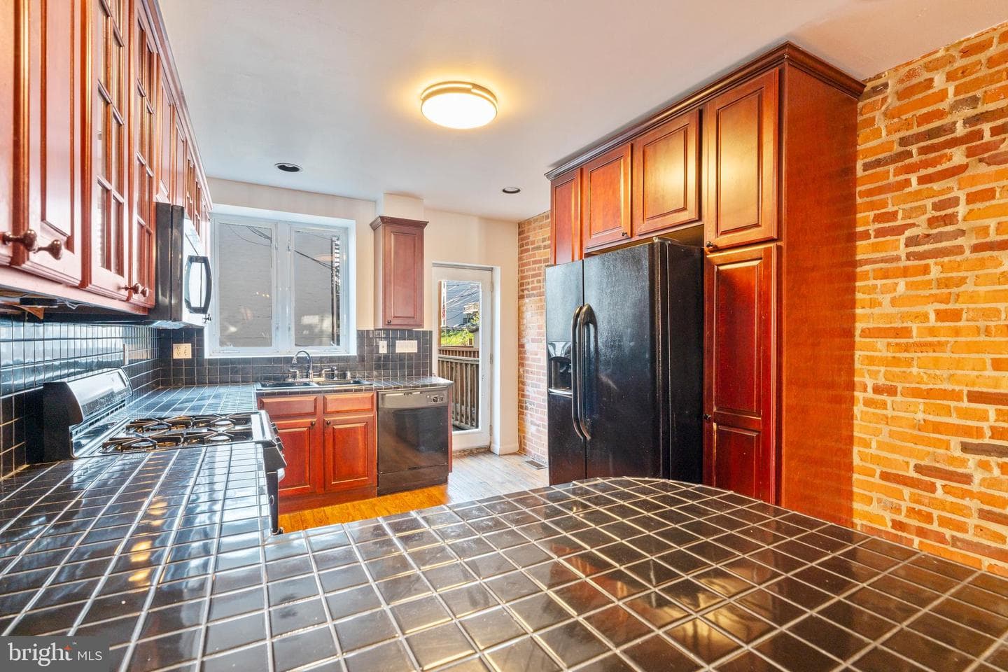 1407 Webster Street photo 7