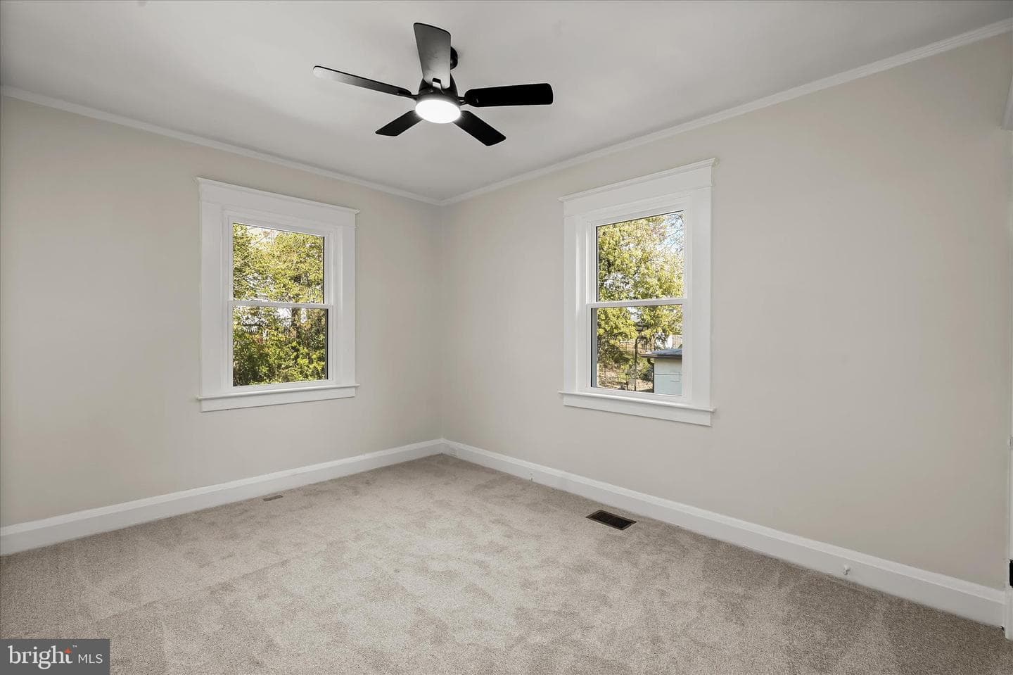 614 Stamford Road photo 24
