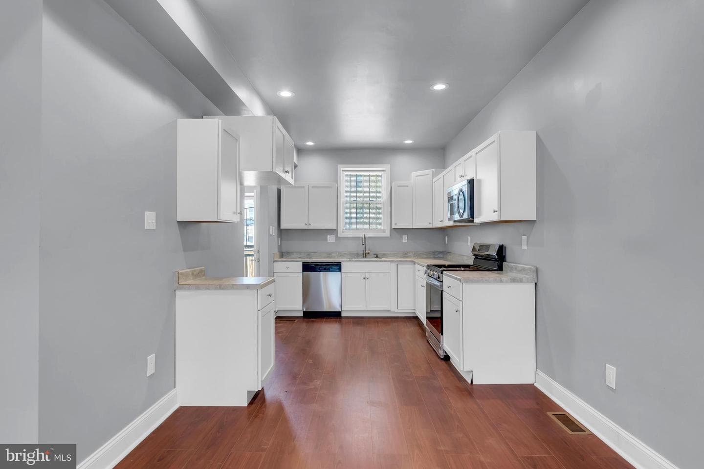 3608 Lucille Avenue photo 8