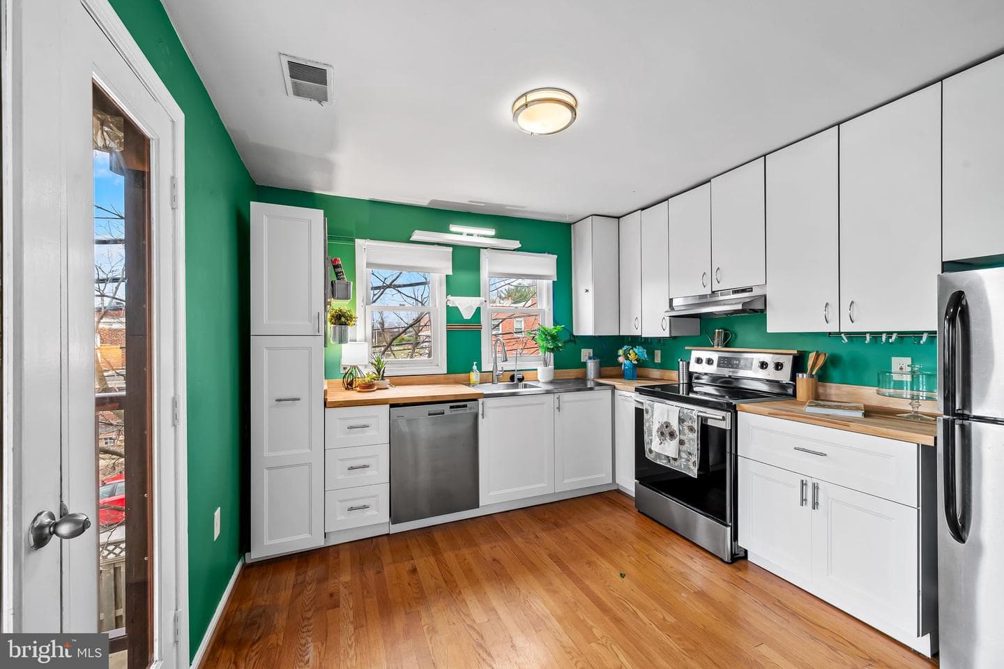 4202 Roland Ave #208 photo 9