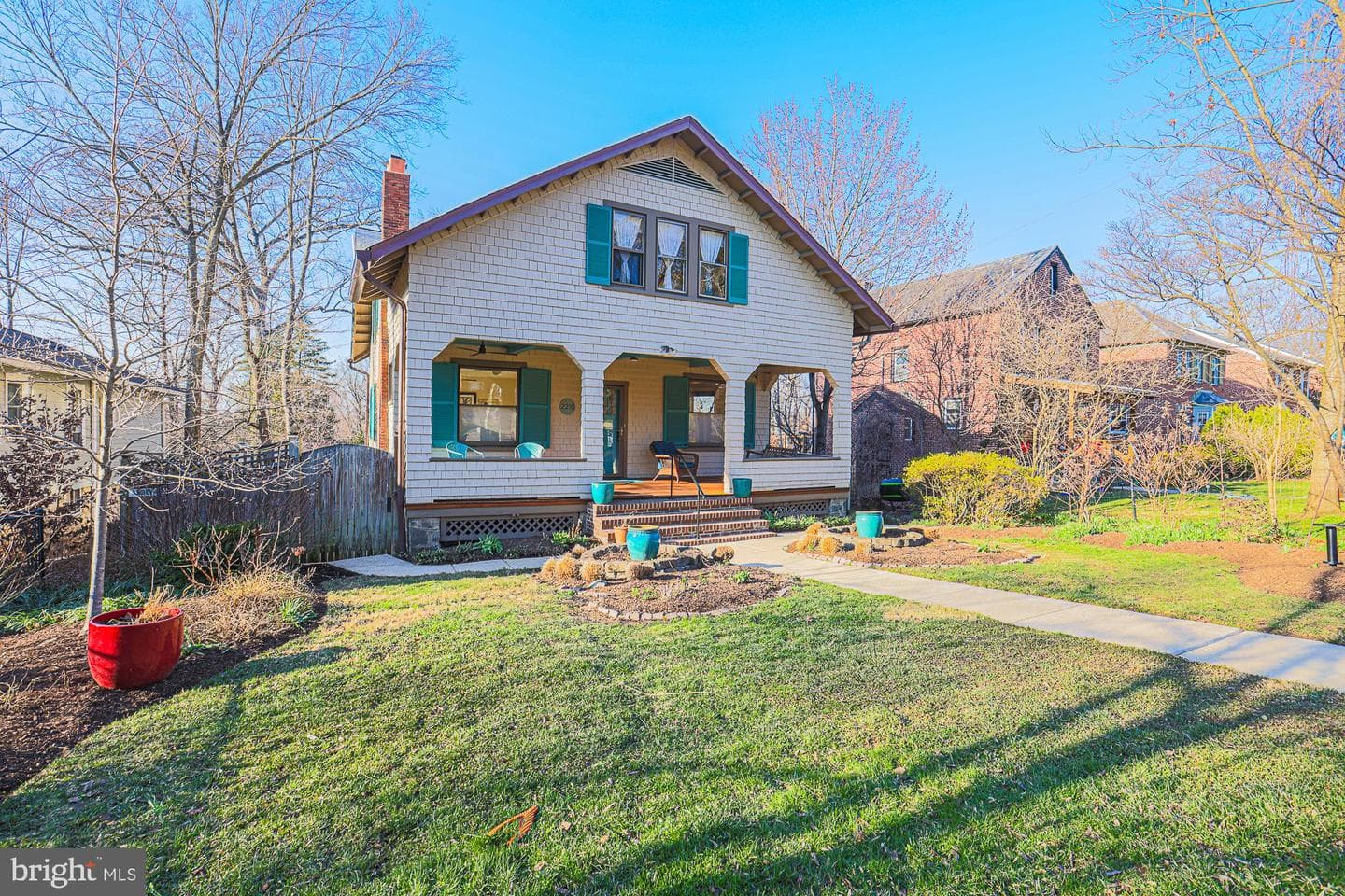 2210 Sulgrave Avenue photo 3