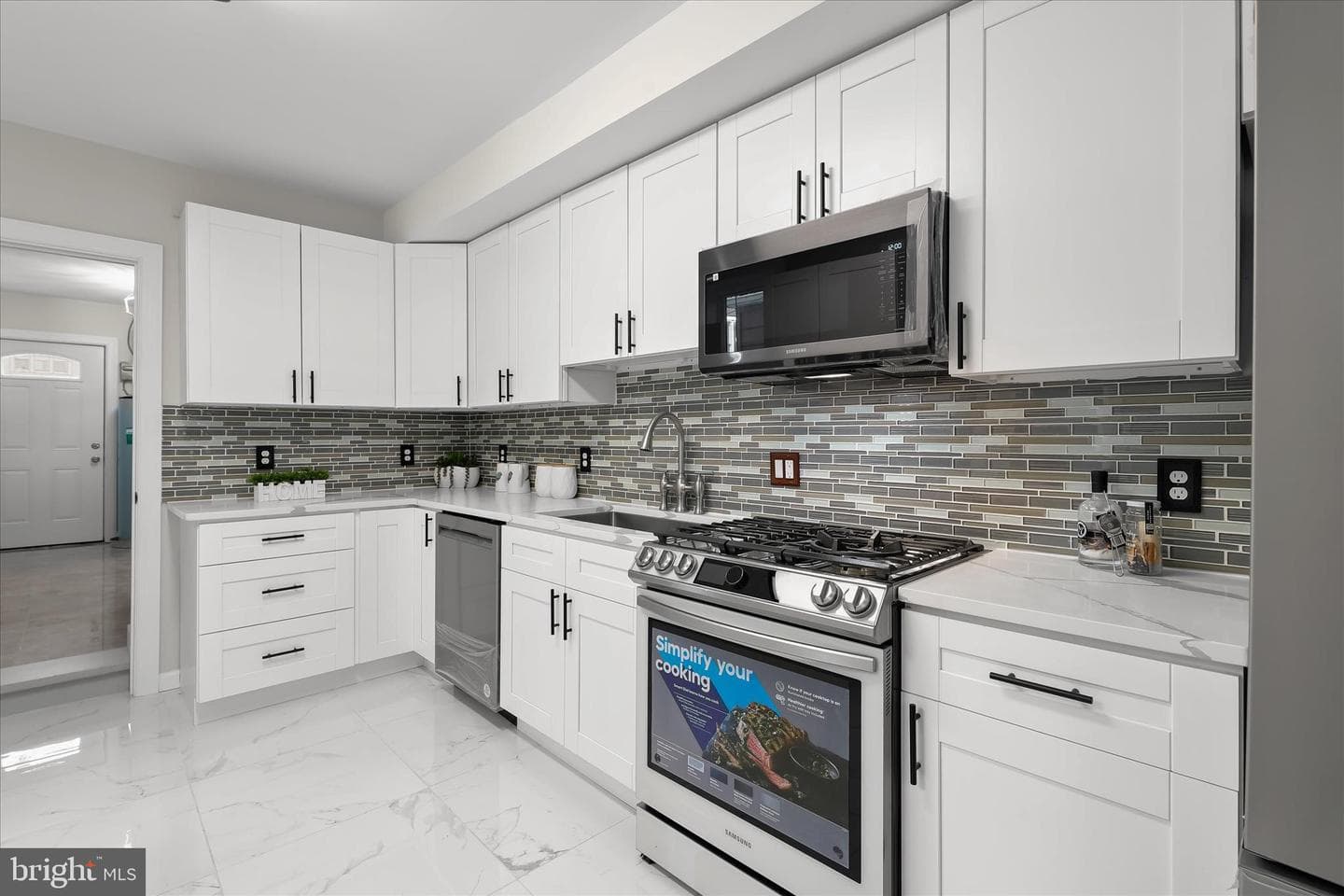 1015 S Kenwood Avenue photo 13