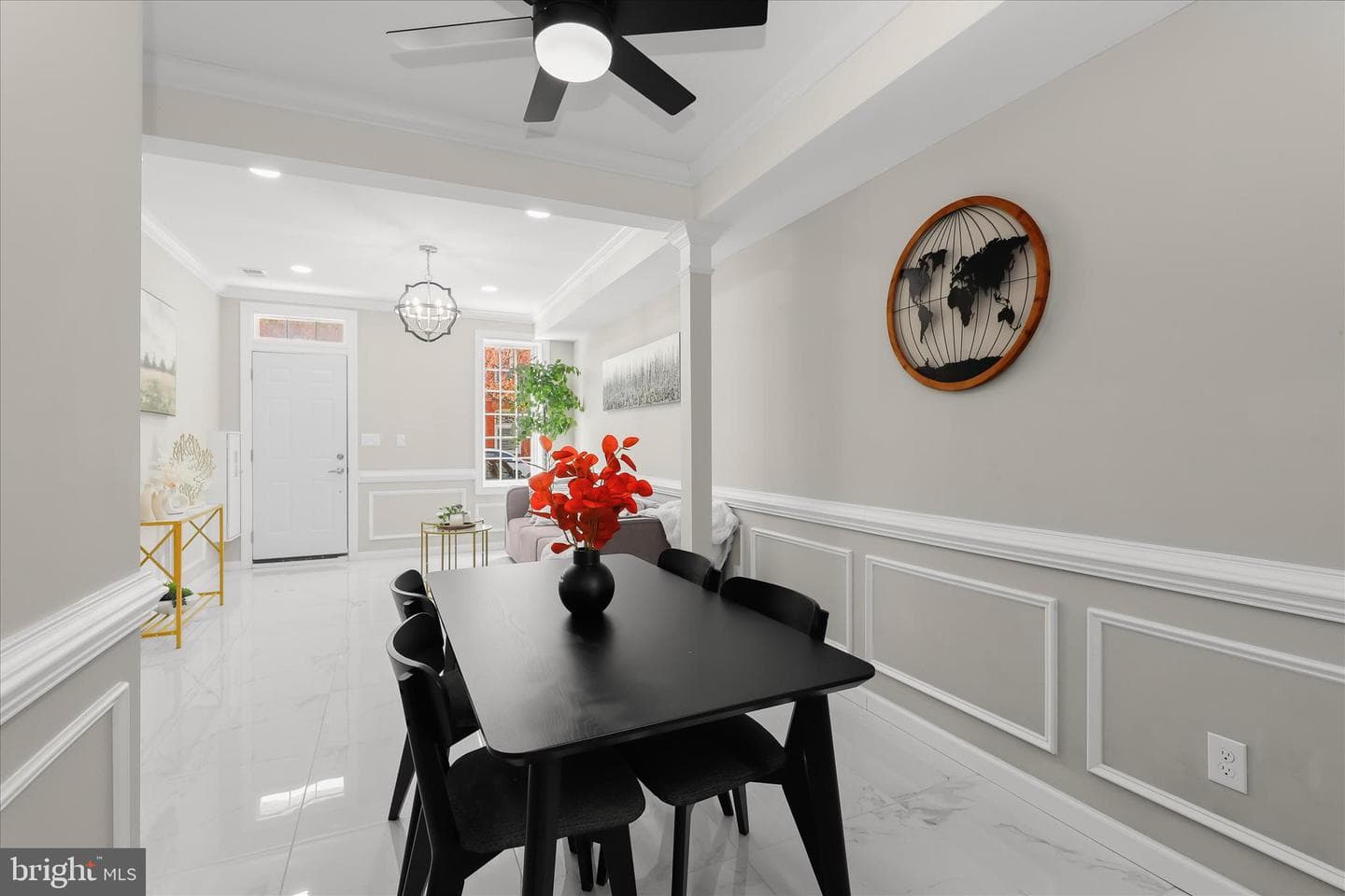 1015 S Kenwood Avenue photo 8