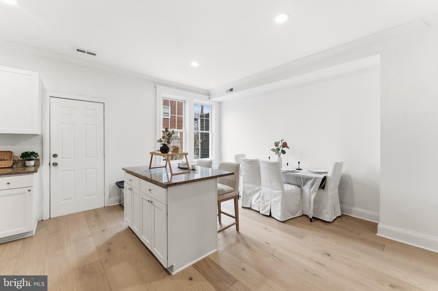 15 S Tremont Road photo 18