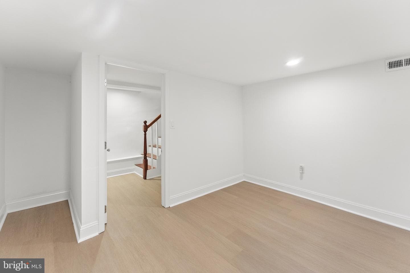 15 S Tremont Road photo 26