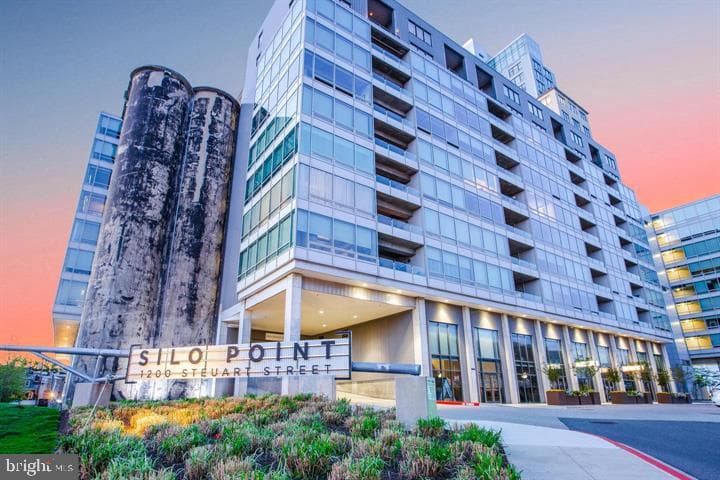 1200 Steuart Street #428 photo 3