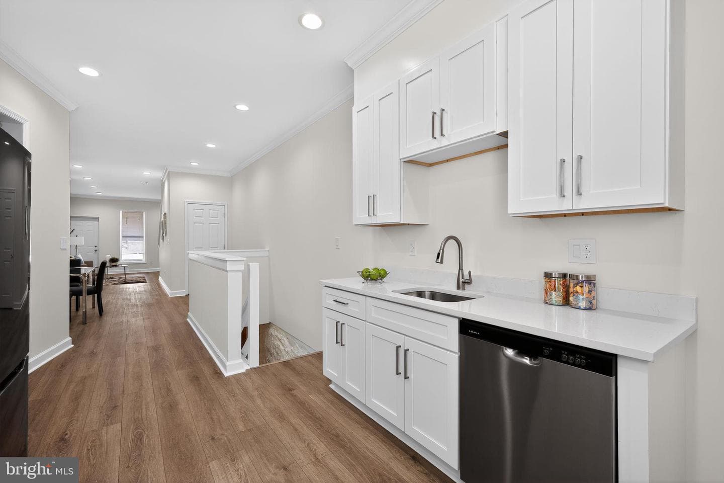 2737 Riggs Avenue photo 12