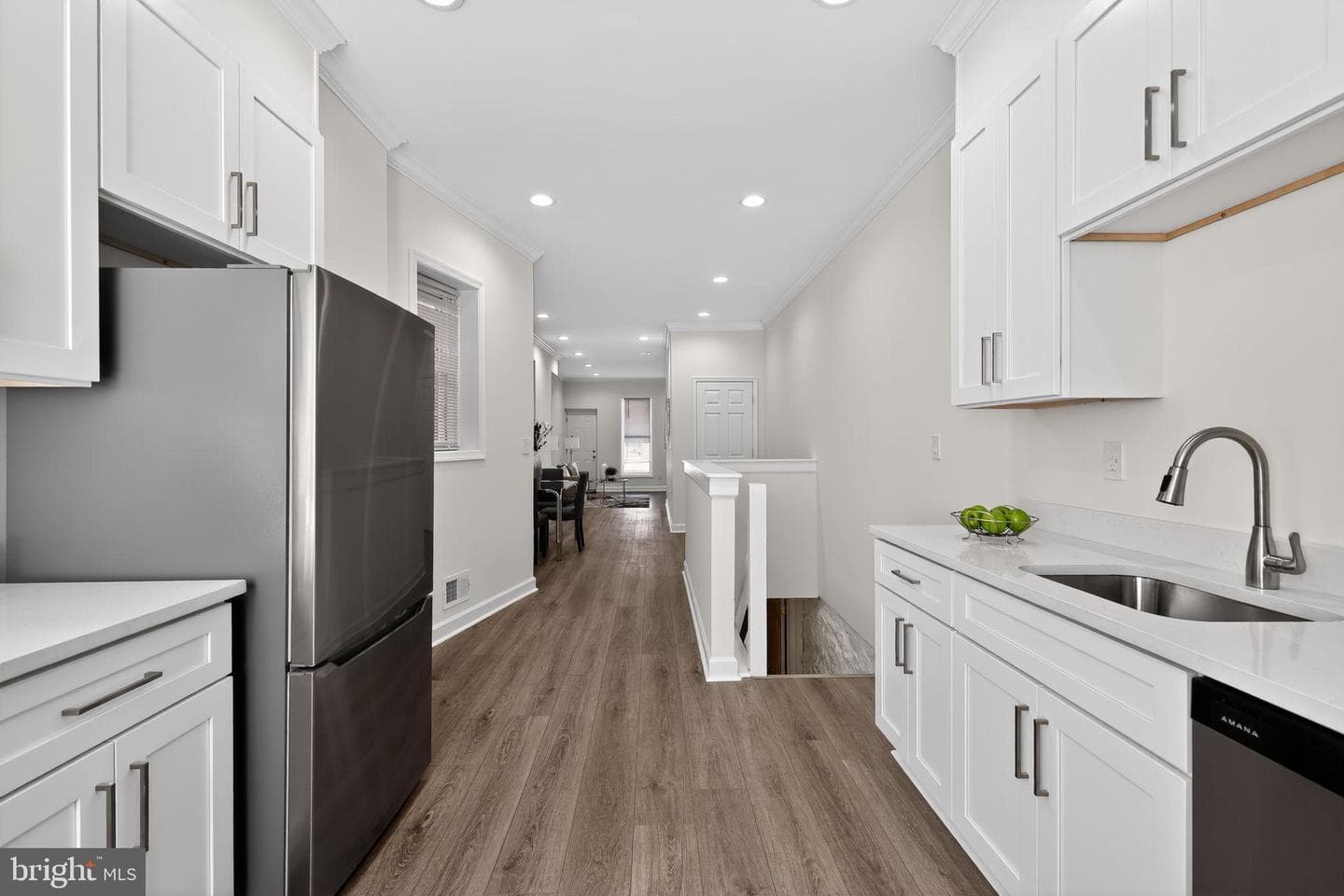 2737 Riggs Avenue photo 14