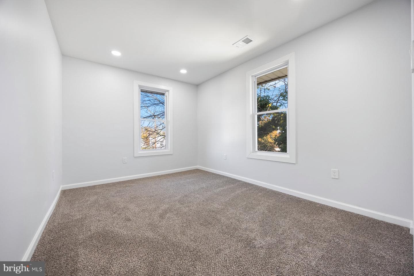 2920 E Northern Parkway photo 19