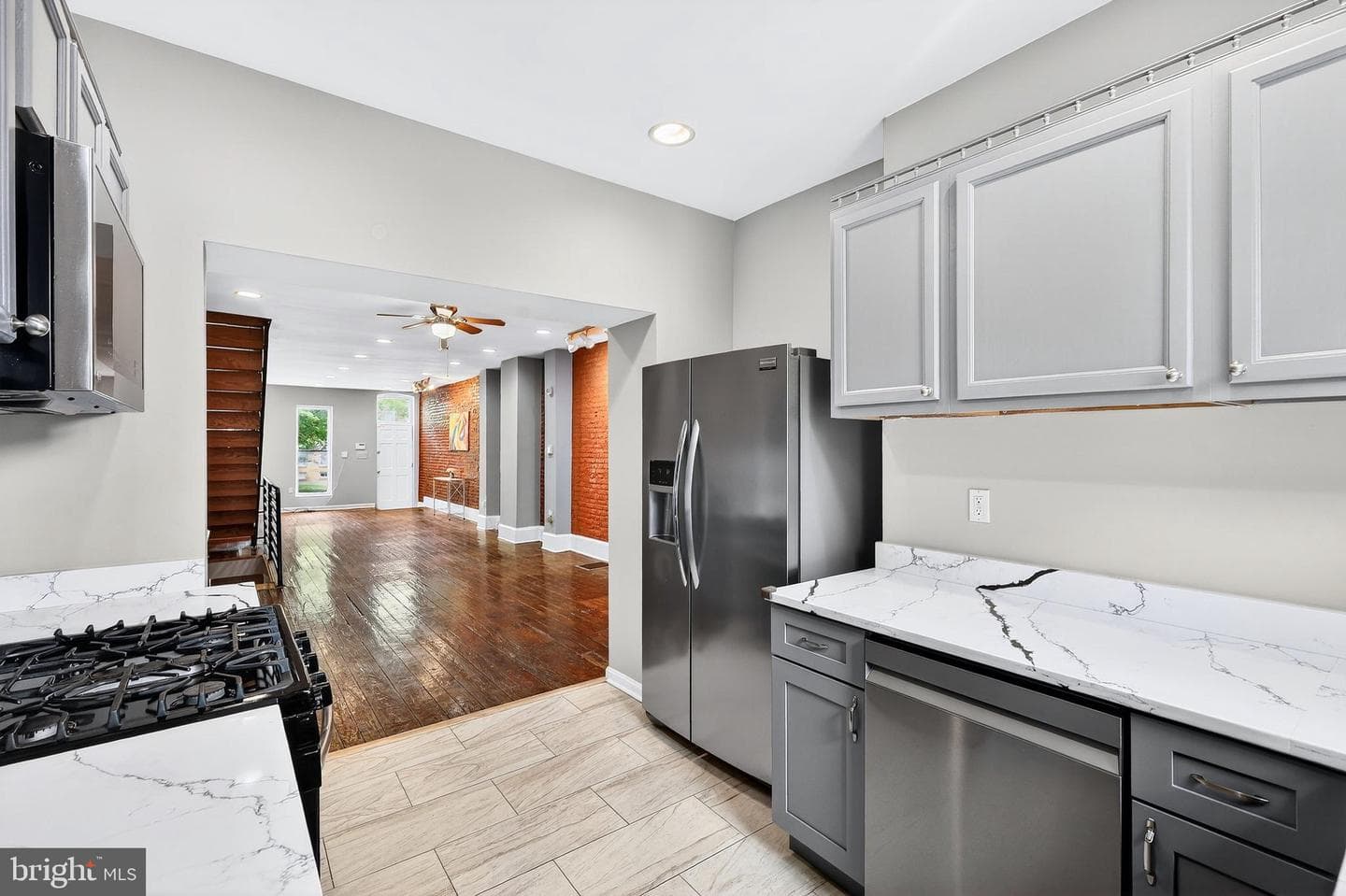 1014 N Broadway photo 11