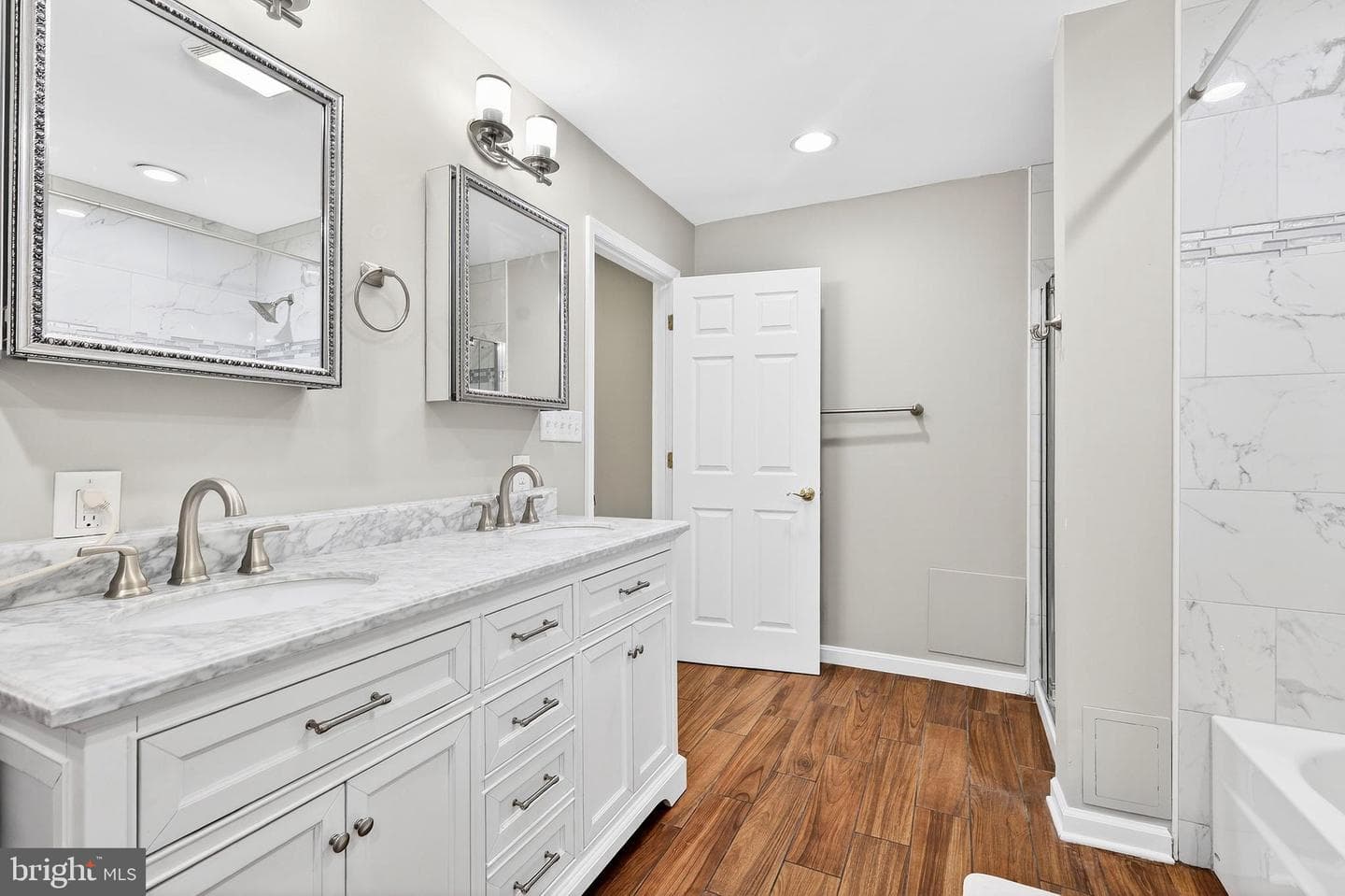 1014 N Broadway photo 18