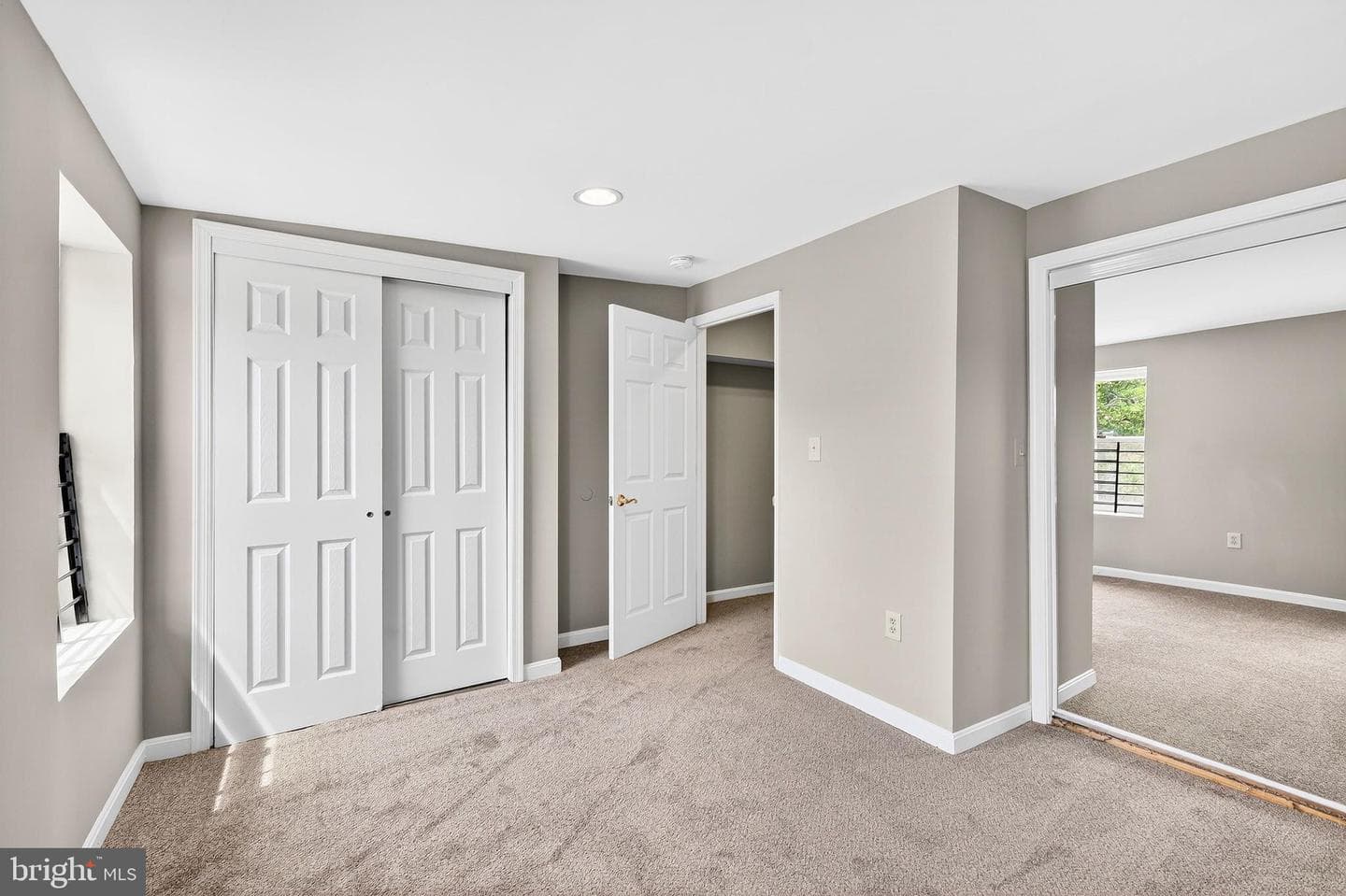 1014 N Broadway photo 29