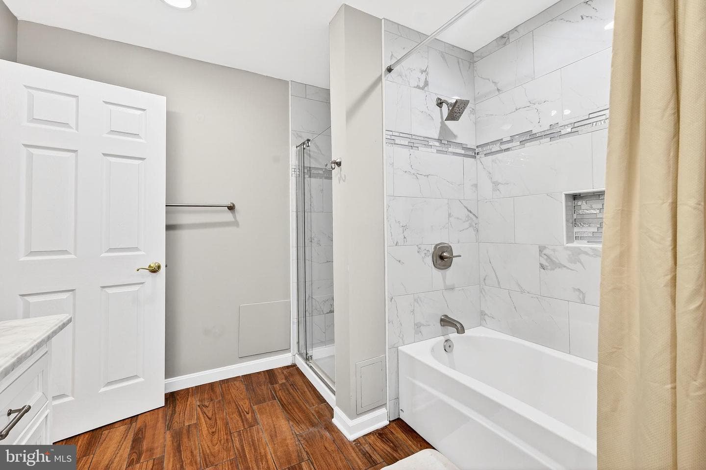 1014 N Broadway photo 32
