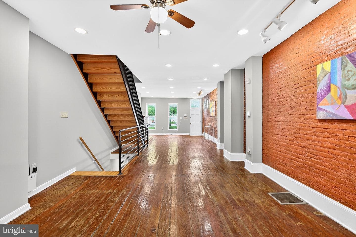 1014 N Broadway photo 4
