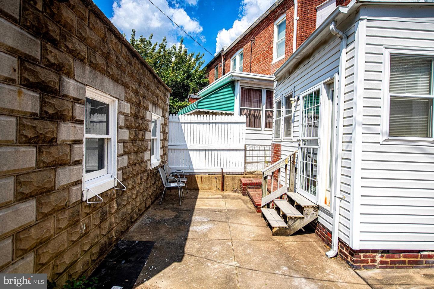 2946 Wyman Parkway photo 29
