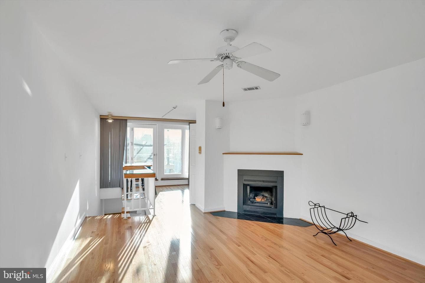 805 S Charles Street S photo 24
