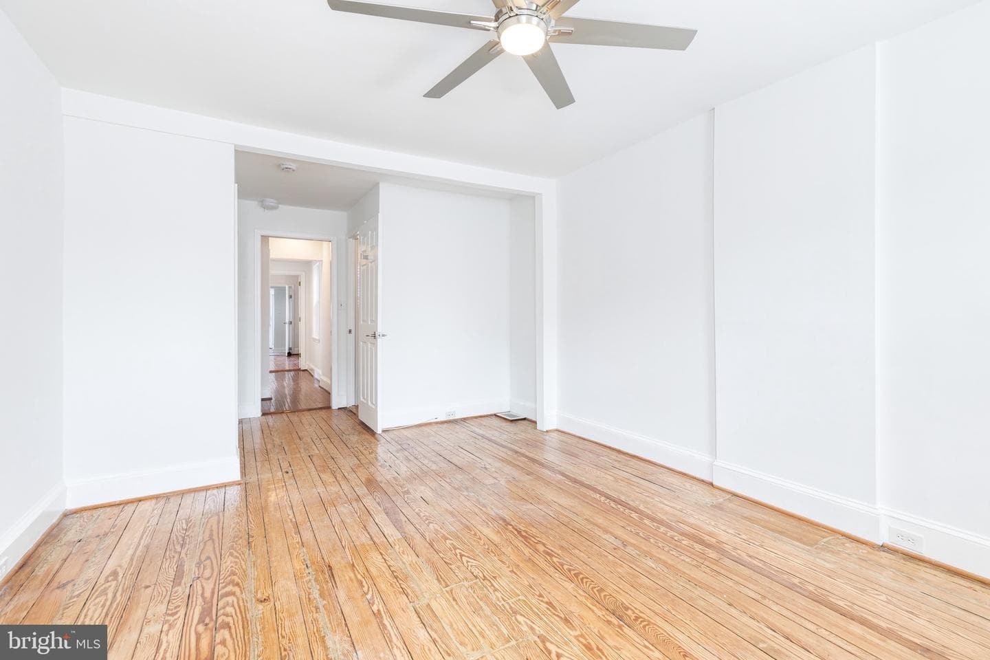 920 S Ellwood Avenue photo 15