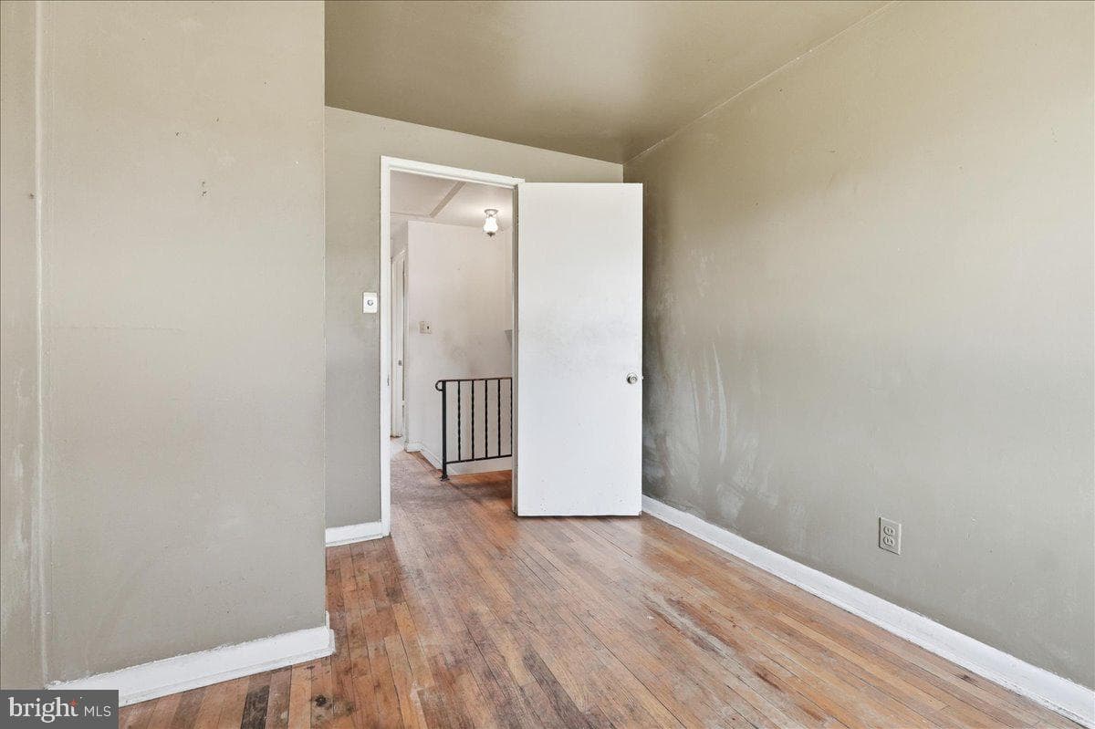 5410 Cedonia Avenue photo 13