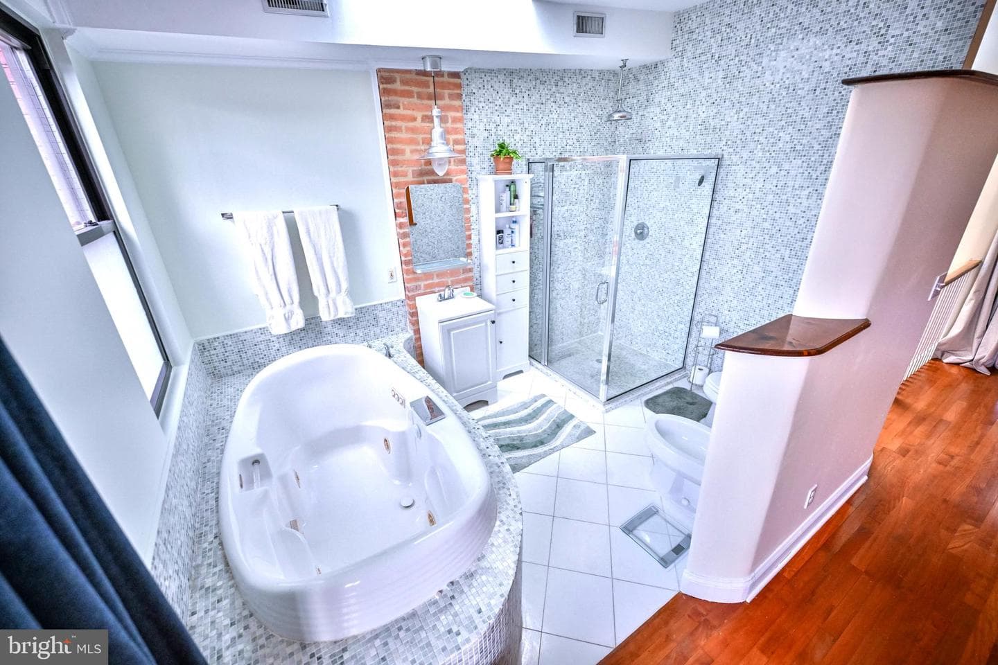 240 Wilson Street photo 51