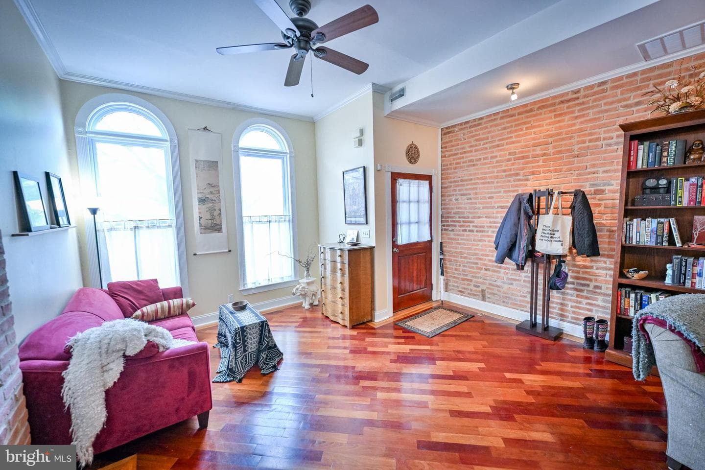 240 Wilson Street photo 8