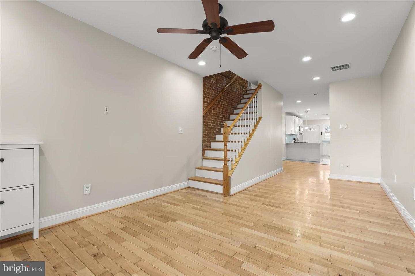 3302 Chestnut Avenue photo 5