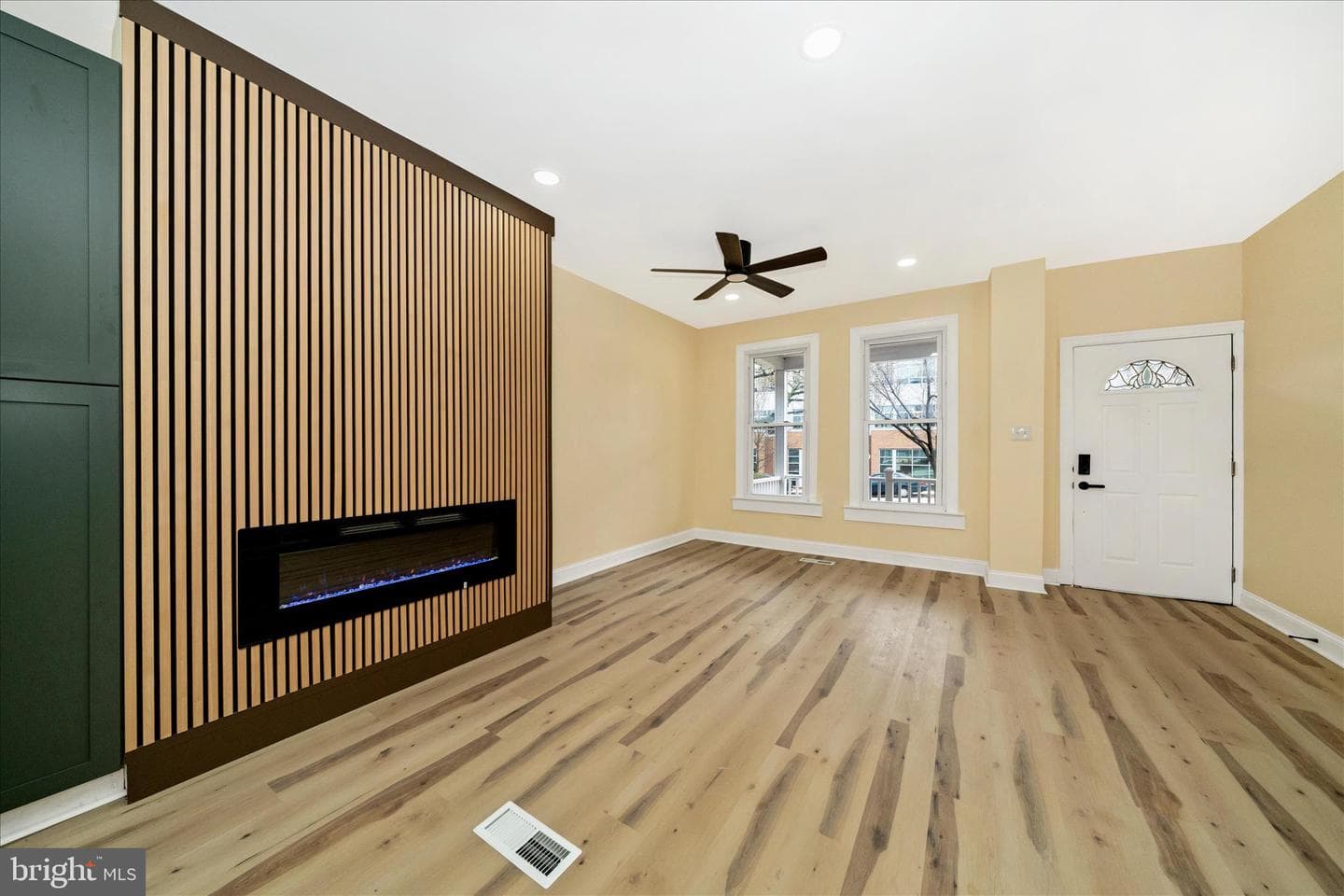 728 E 35th Street photo 5