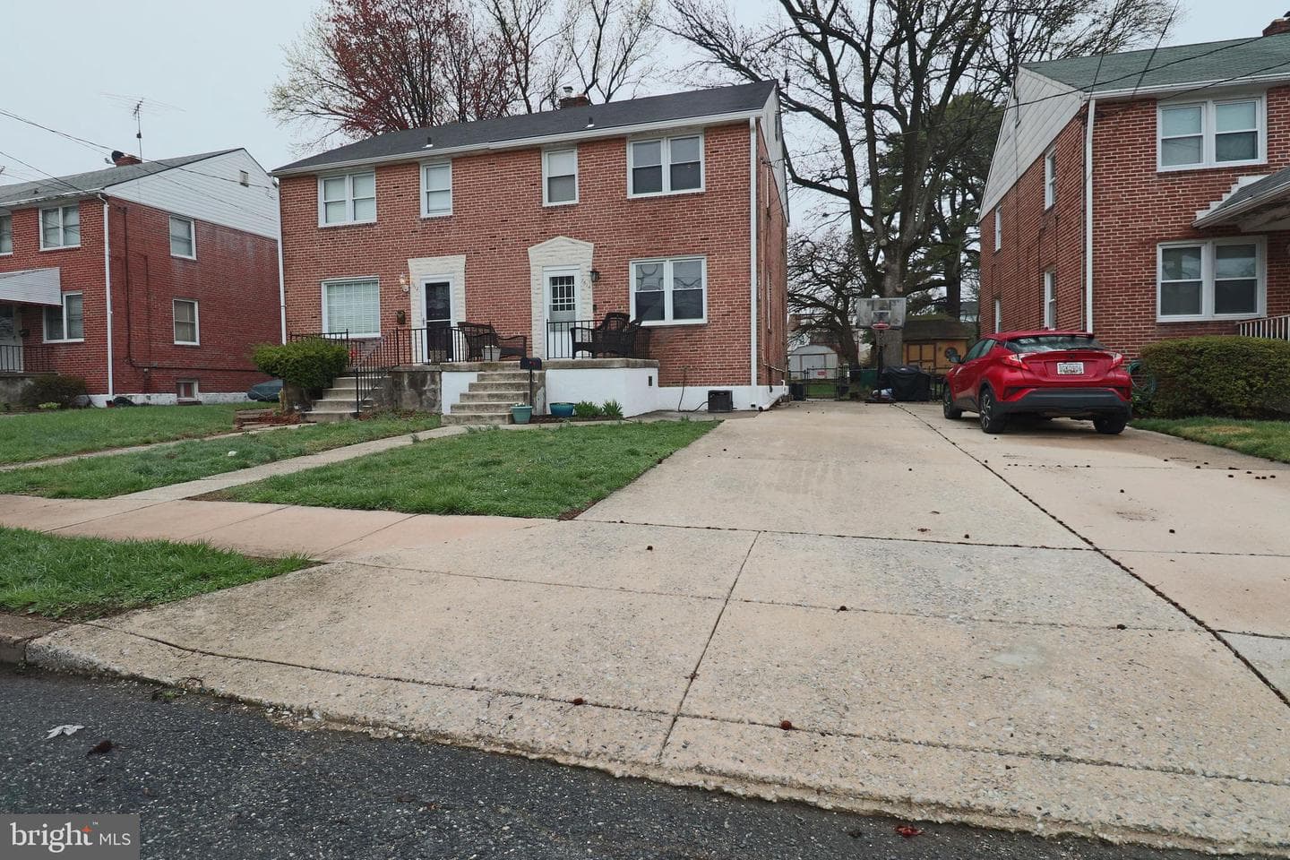 7614 Daniels Avenue photo 2
