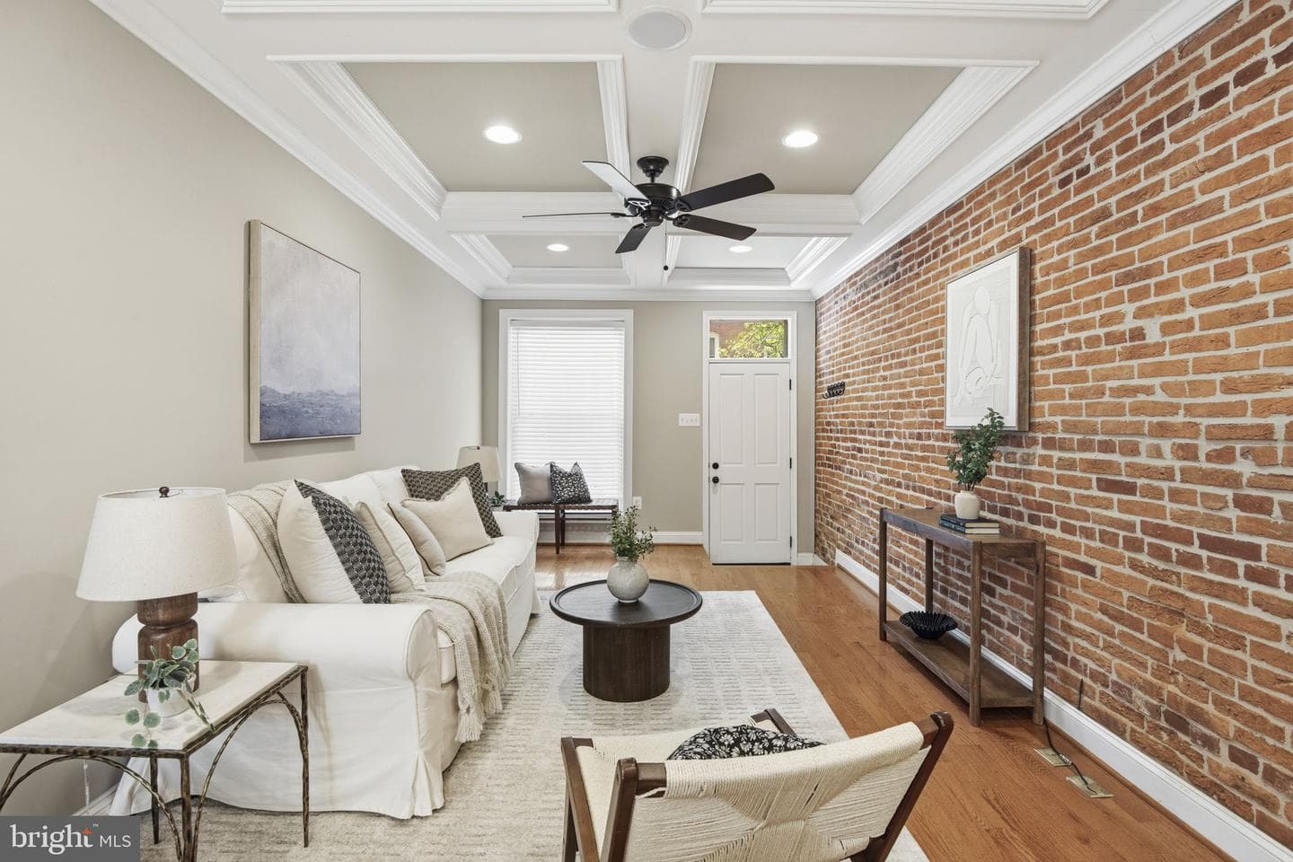1131 William Street photo 2