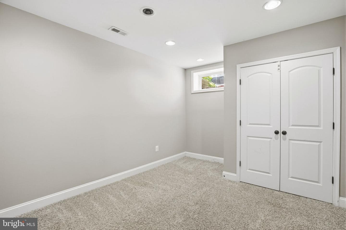 1131 William Street photo 29