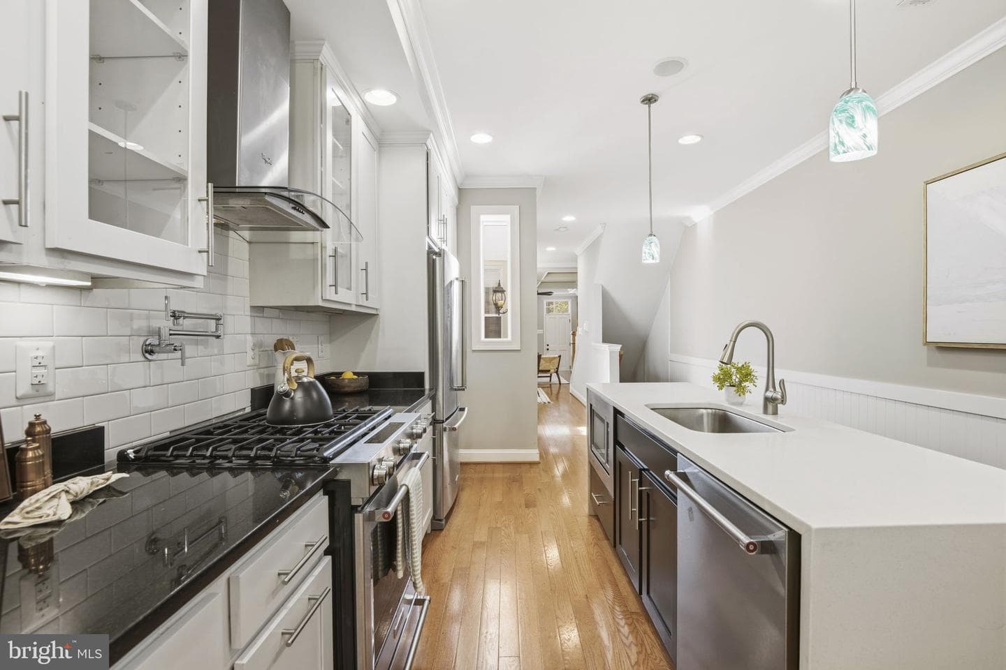 1131 William Street photo 7