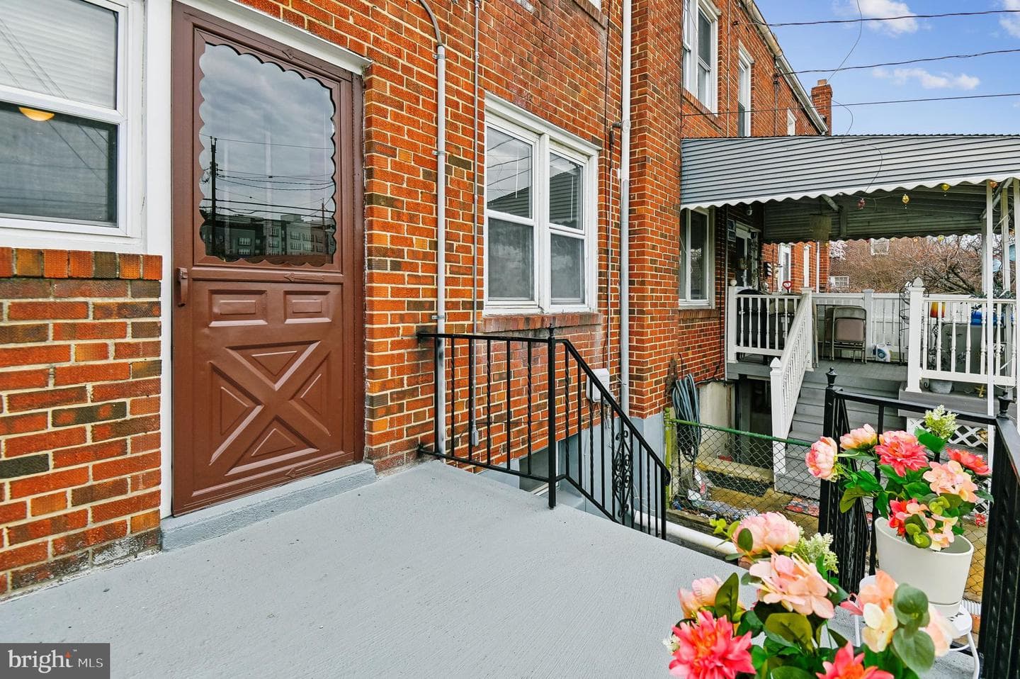 705 Tolna Street photo 30