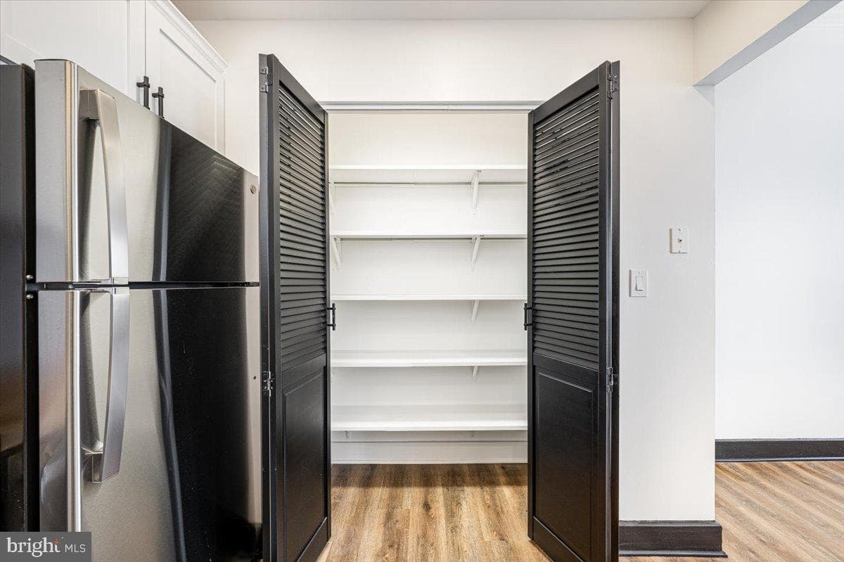 1 E Chase Street #1008 photo 11