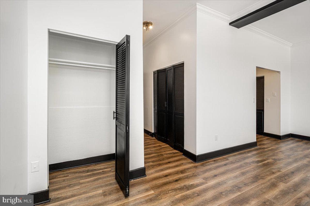 1 E Chase Street #1008 photo 12