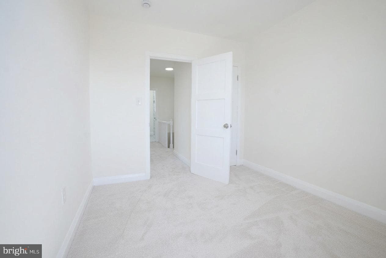 3031 Hanlon Avenue photo 60