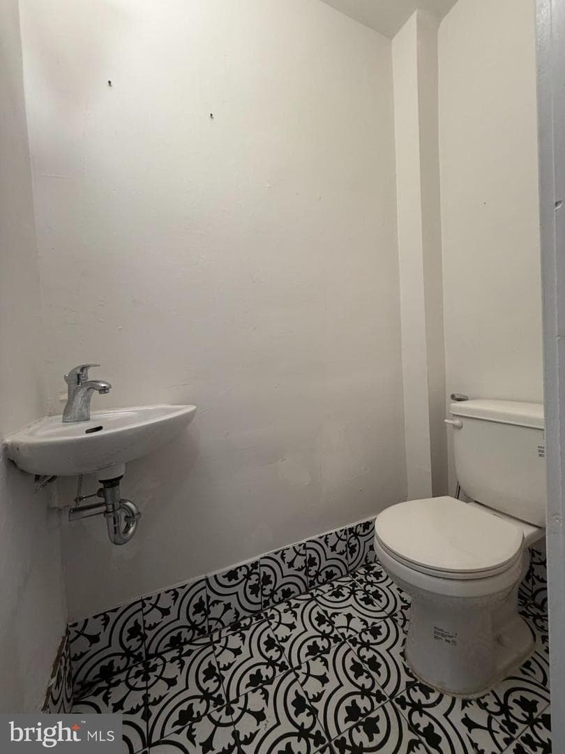 307 S Baylis Street photo 8