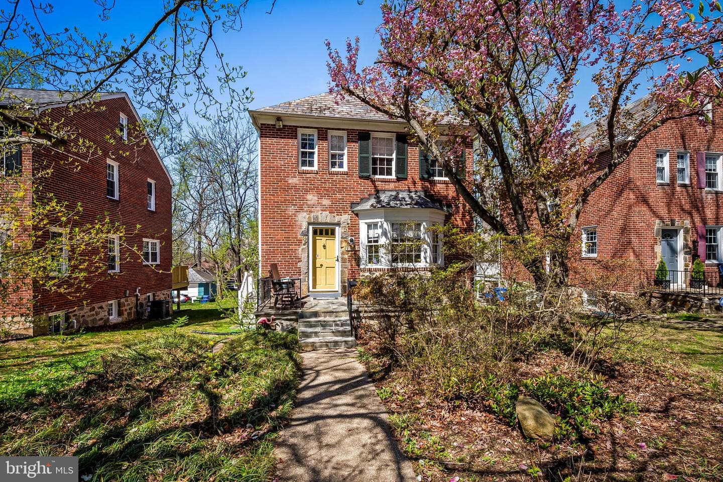 2202 Sulgrave Avenue photo 2