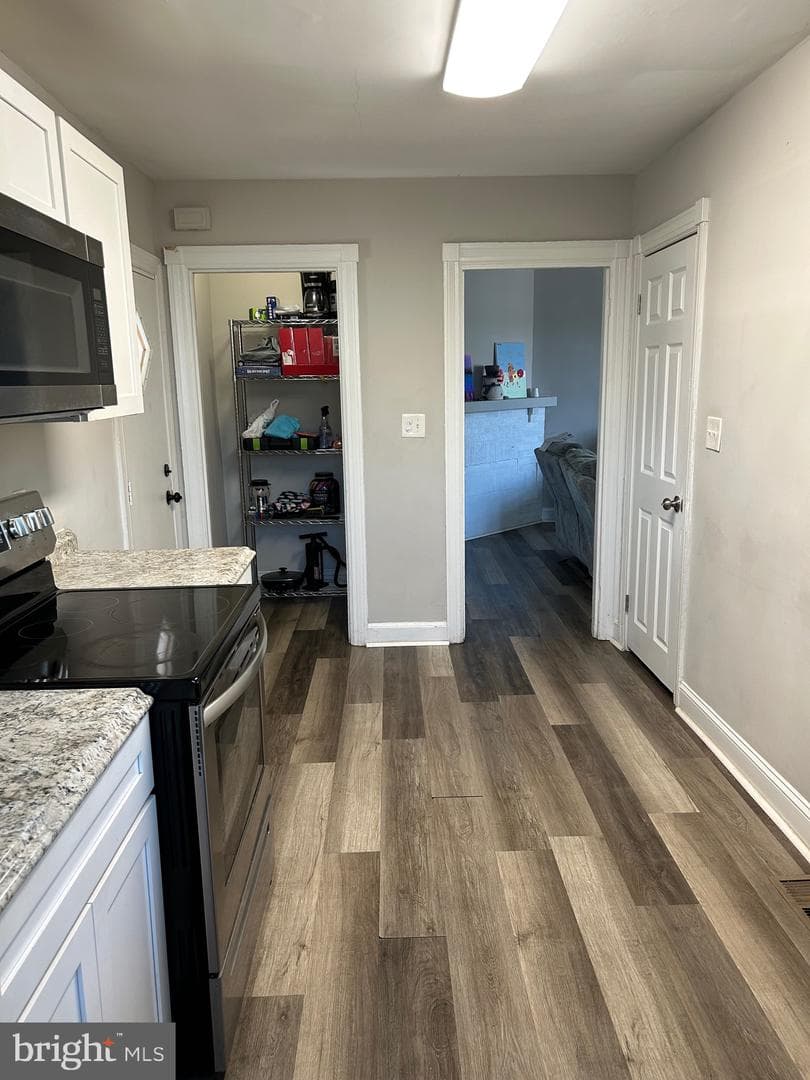 1319 Lakeside Avenue photo 11