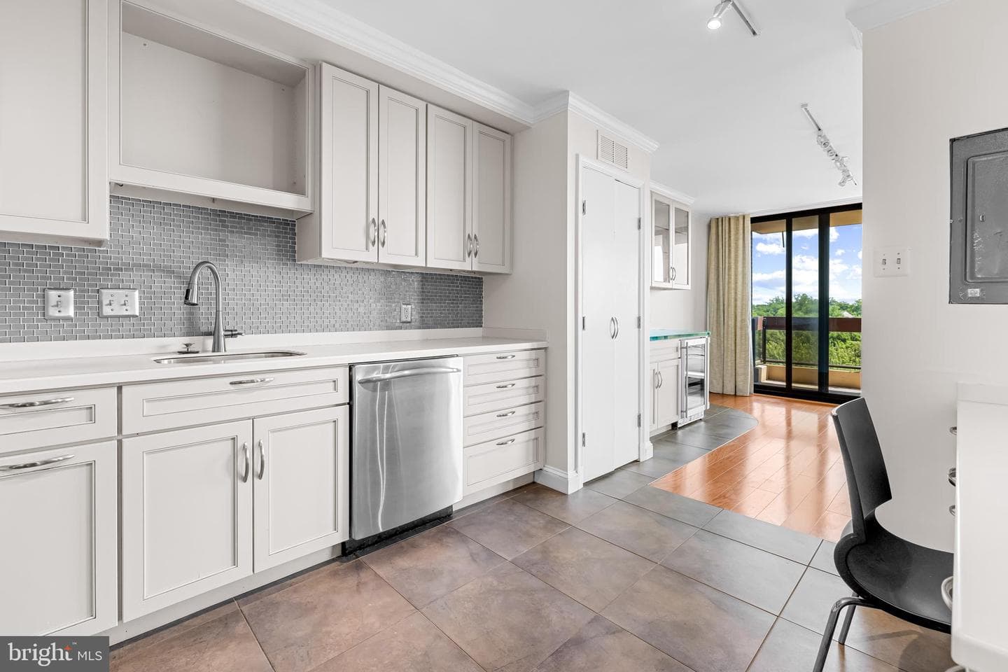 4100 N Charles Street #914 photo 20