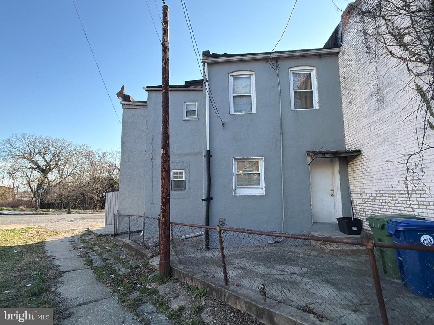 33 S Calverton Road photo 4